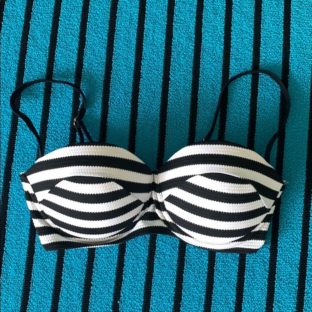 New Xhilaration black & white bikini top L